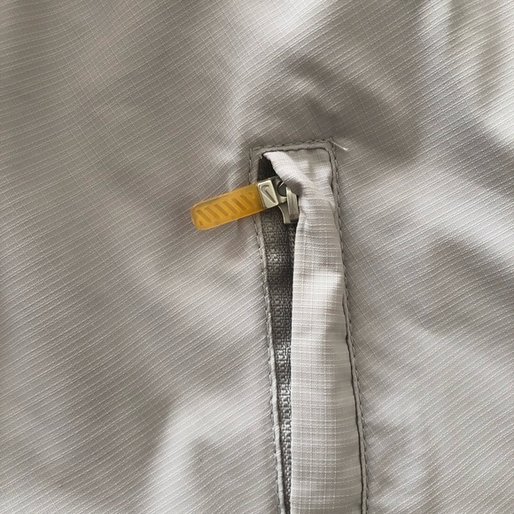 NIKE Gray Windbreaker - Picture 5 of 7